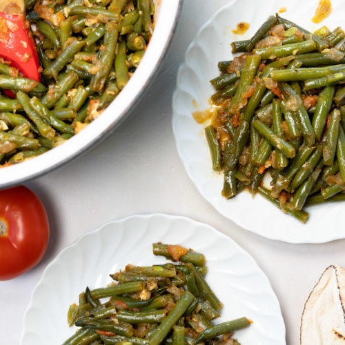 Loubieh Bi Zeit (Lebanese Green Beans Braised in Oil)