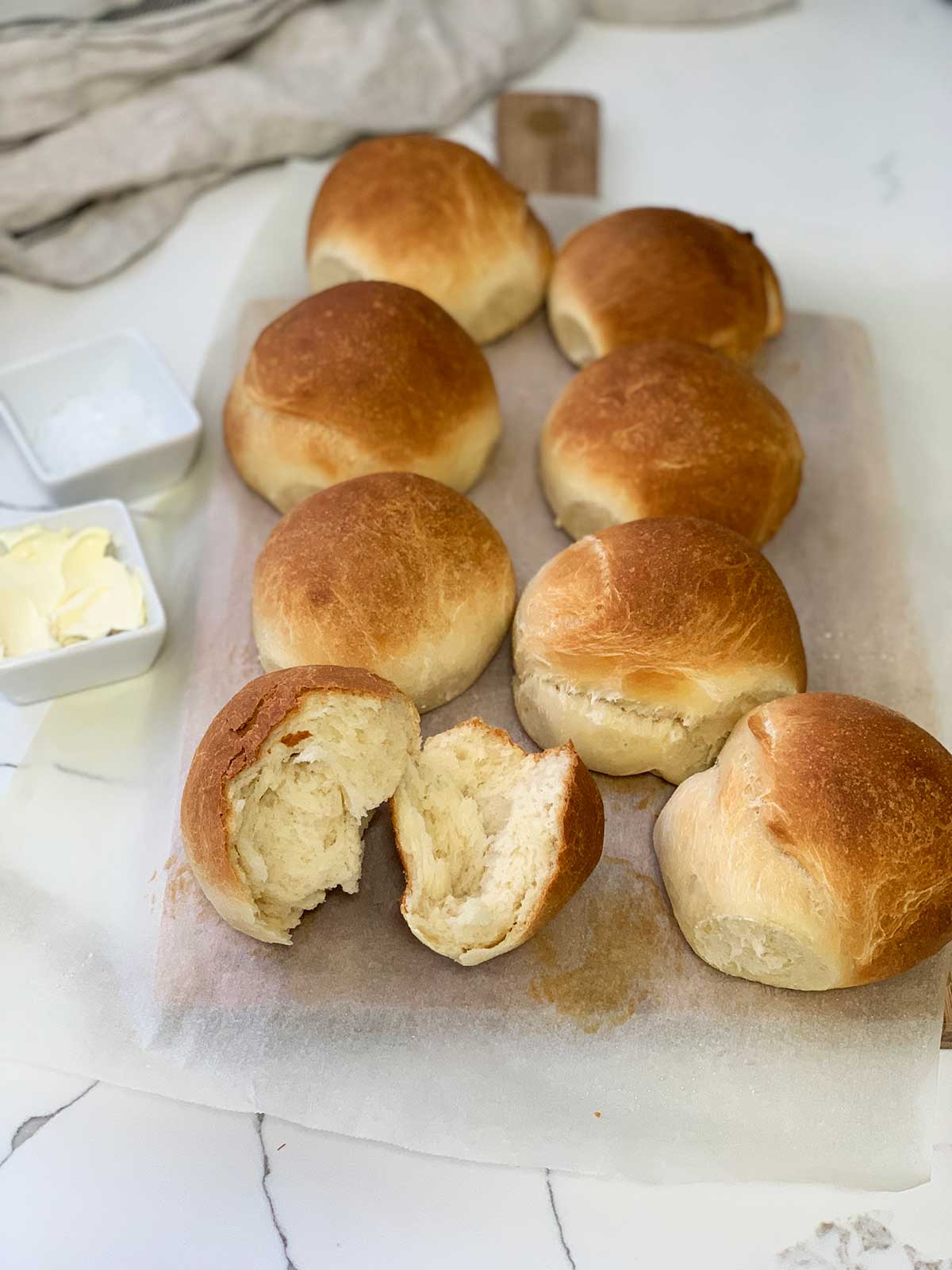 8 Vegan Dinner Rolls fresh out of the oven