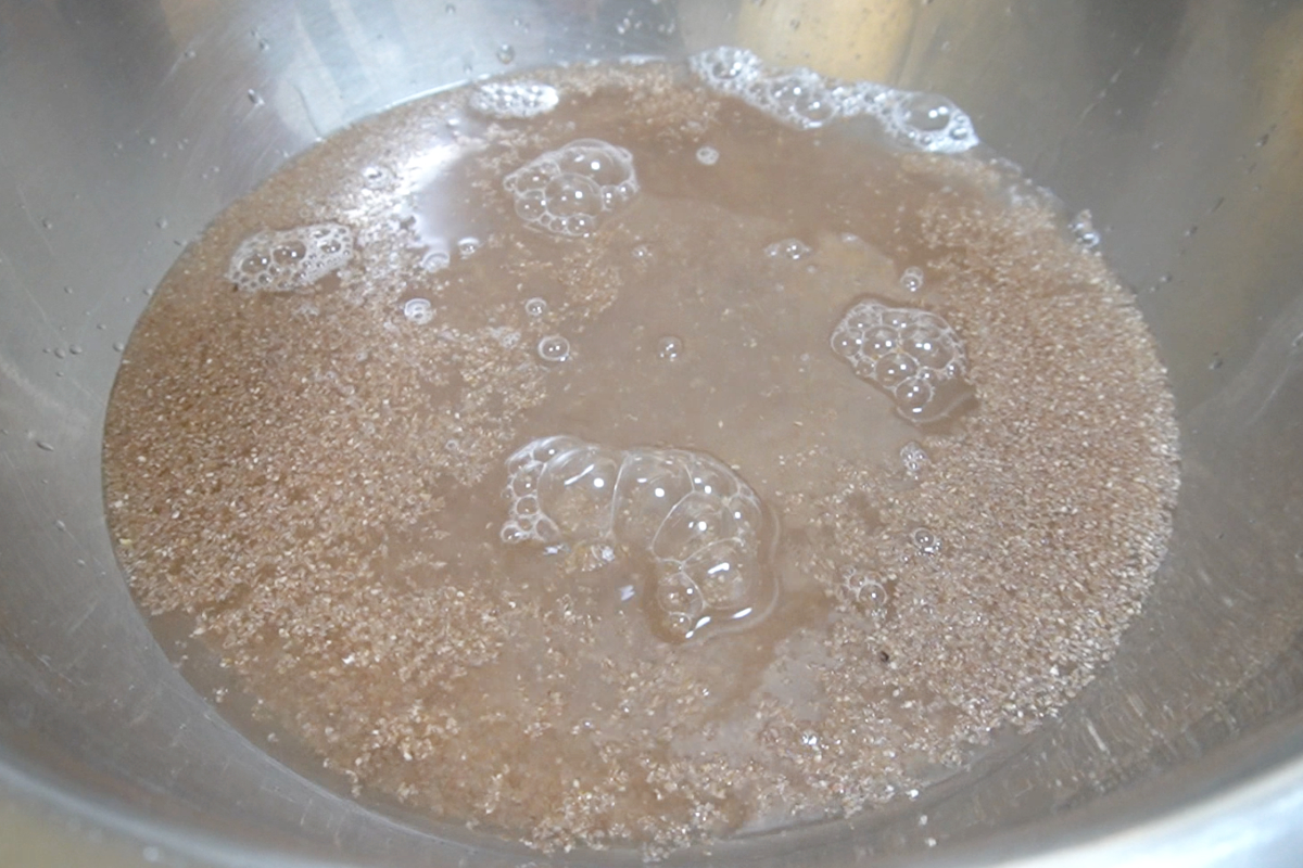 soaking bulgur in a bowl of water