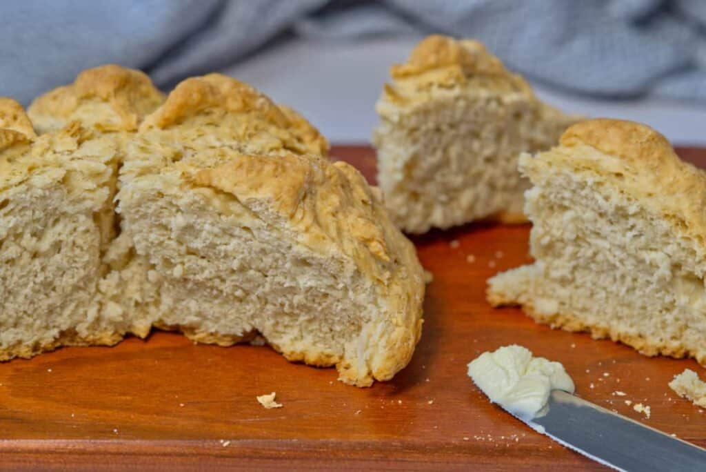 Australian damper 3 ingredient bread