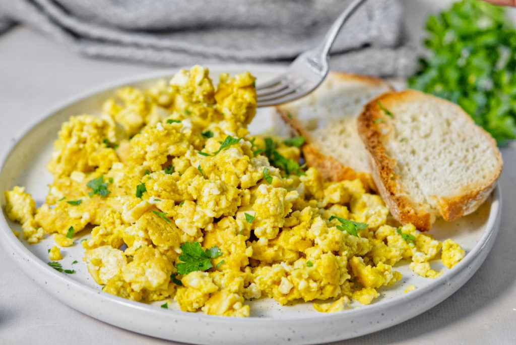 Easy Vegan Scrambled Eggs With Chickpea Flour and Tofu