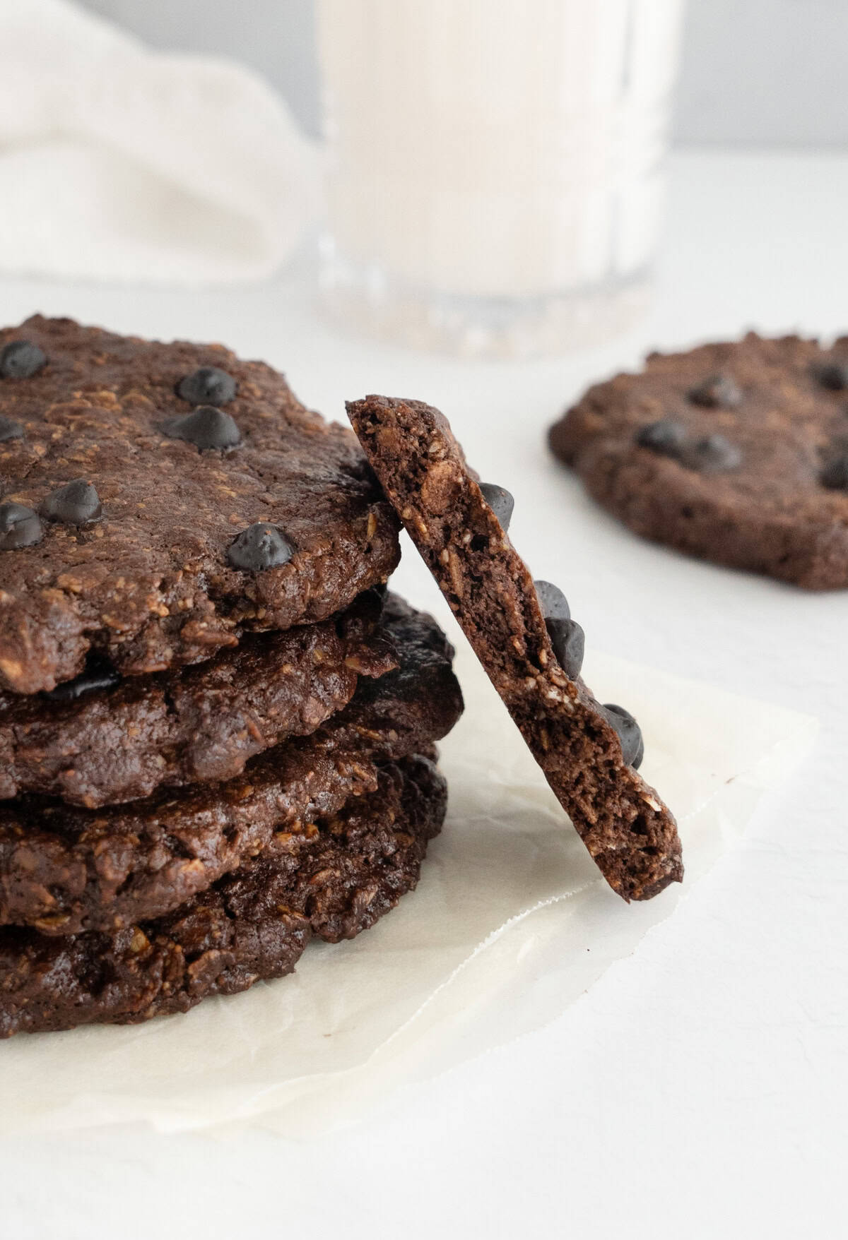 vegan chocolate oatmeal cookies