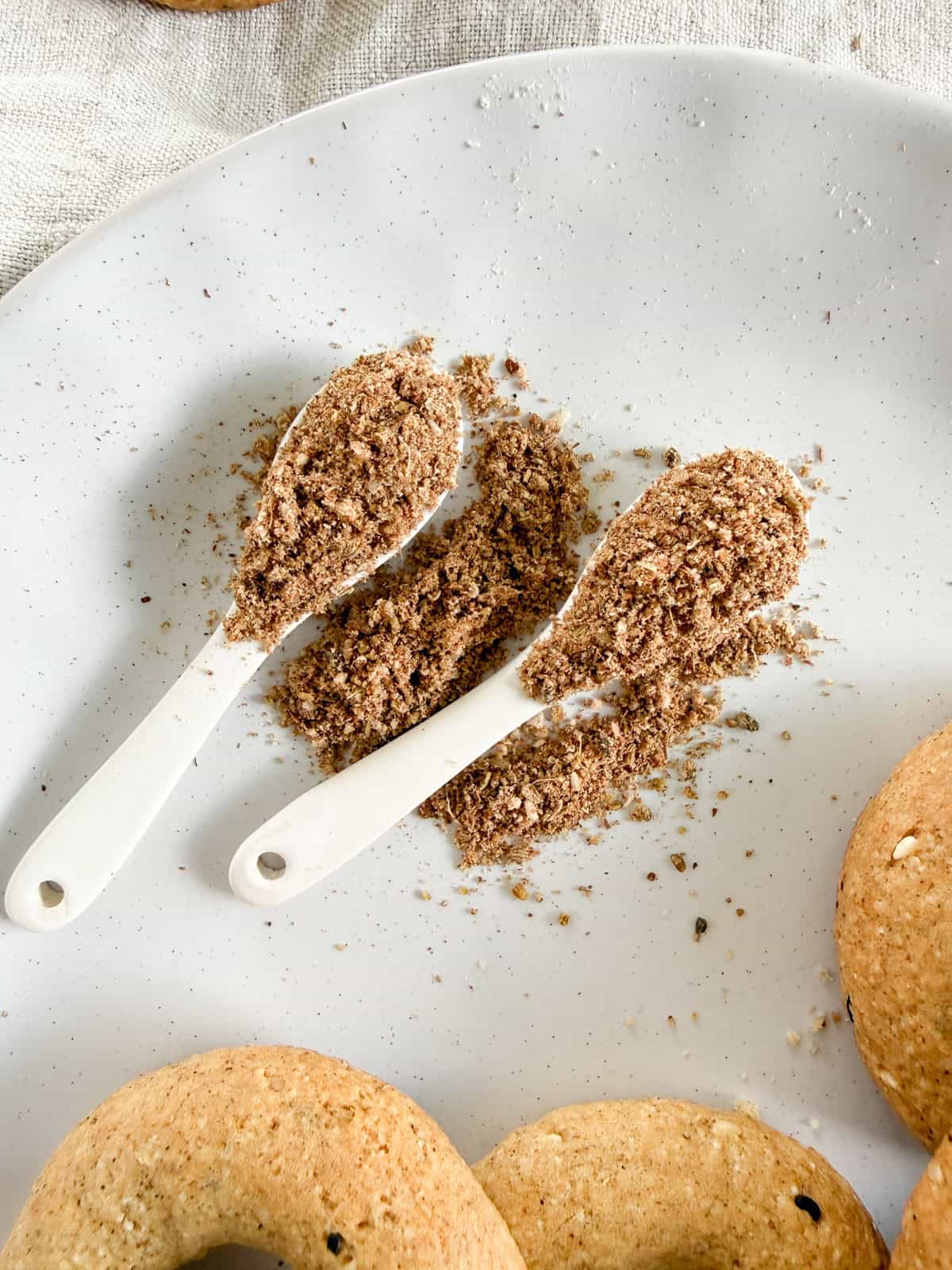 kaak spice in spoons