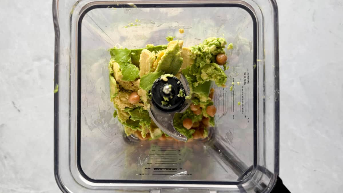 avocado, chickpeas and tahini in a blender
